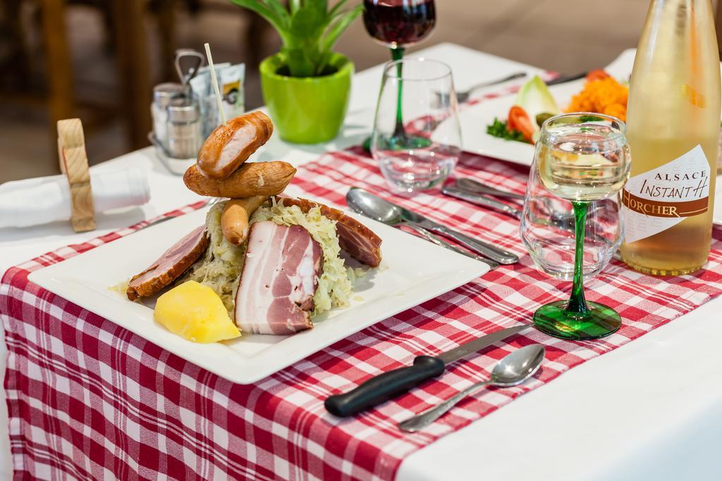 Logis Hotel Restaurant De La Poste Et Spa De Montagne Le Bonhomme Zewnętrze zdjęcie
